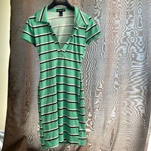 Cheerful and greeeeeeeen! Large ( fits more like a medium)  summer mini-dress.
